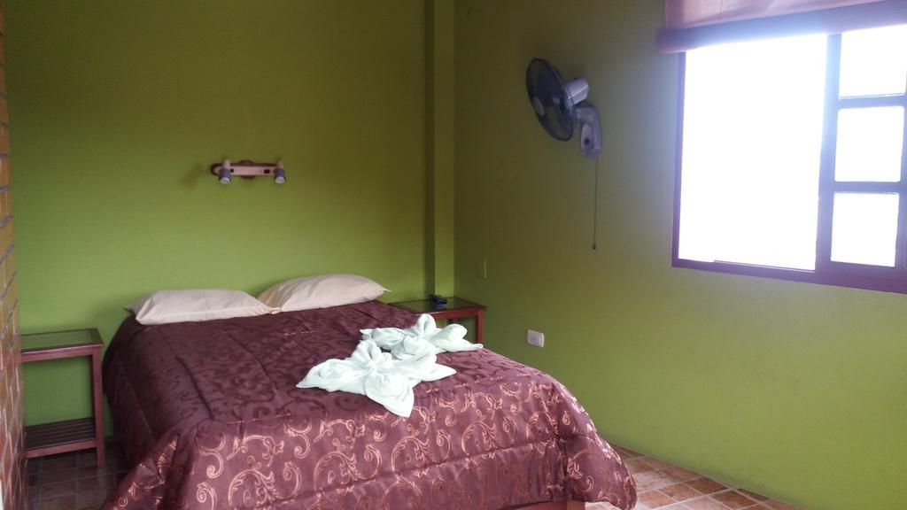 Hostal Naylamp Хуанчако Стая снимка